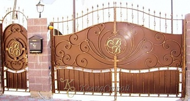 353. Ворота в Екатеринбурге фото
