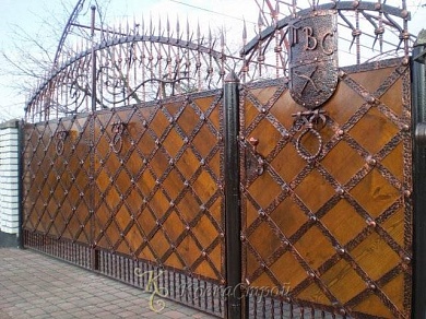 285. Ворота в Екатеринбурге фото
