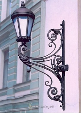 Кованый фонарь №44 в Екатеринбурге фото
