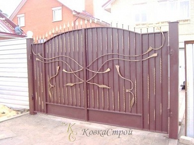 347. Ворота в Екатеринбурге фото
