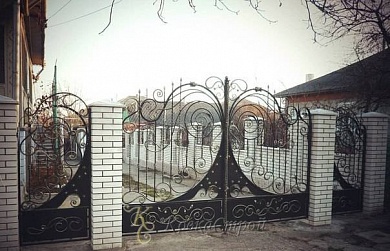 149. Ворота в Екатеринбурге фото
