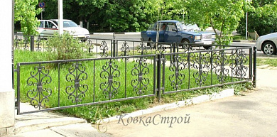 Газонное ограждение кованое №66 в Екатеринбурге фото

